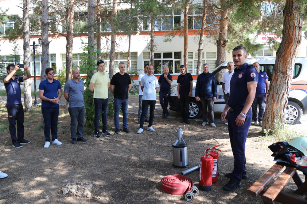 Üniversitemizde Yangın Söndürme Tatbikatı Gerçekleştirildi